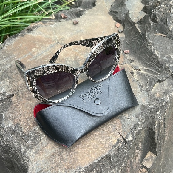 * Freckles Mark Snakeskin Sunglasses - Picture 3 of 3